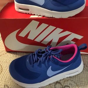 Girls Nike Air Max Tennies